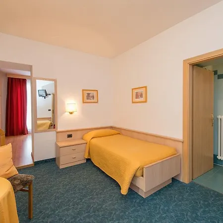 意大利酒店 3* 卡斯特罗迪费耶美